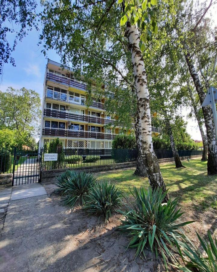 Silver Lodge Ezuestpart Apartman Siofok Exterior photo